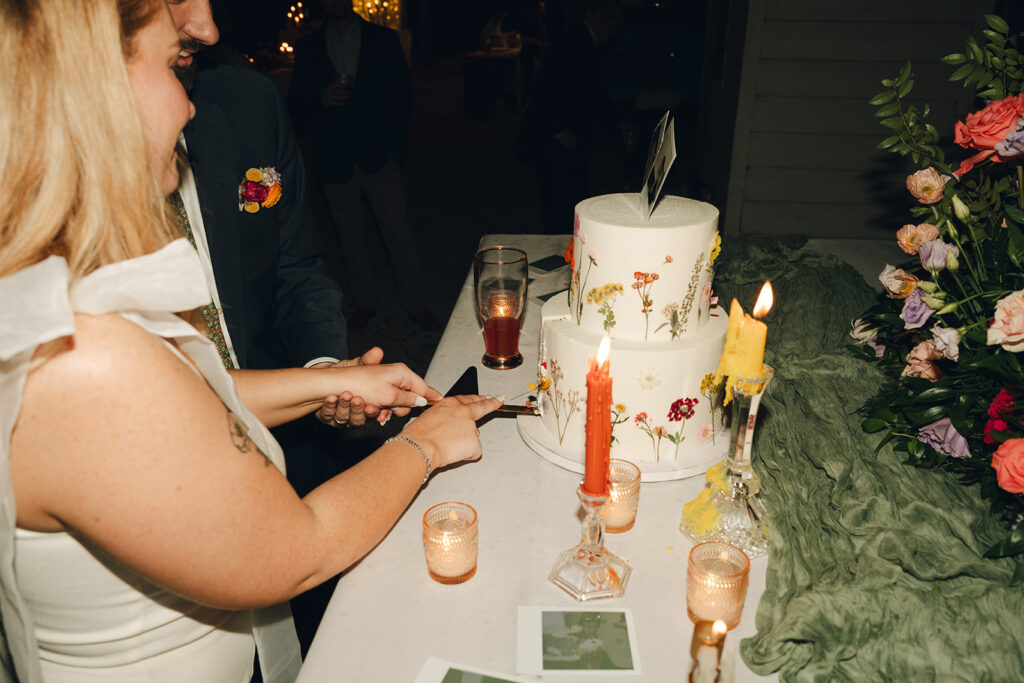 garden themed wedding cake 