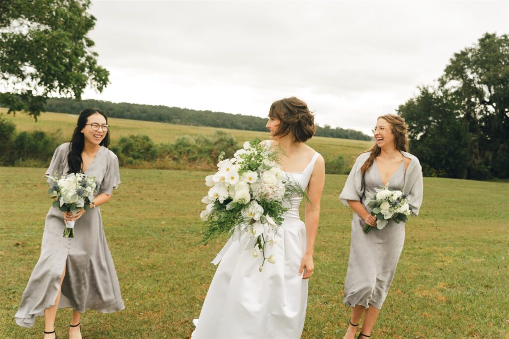 picture of the bride and her bridesmaids