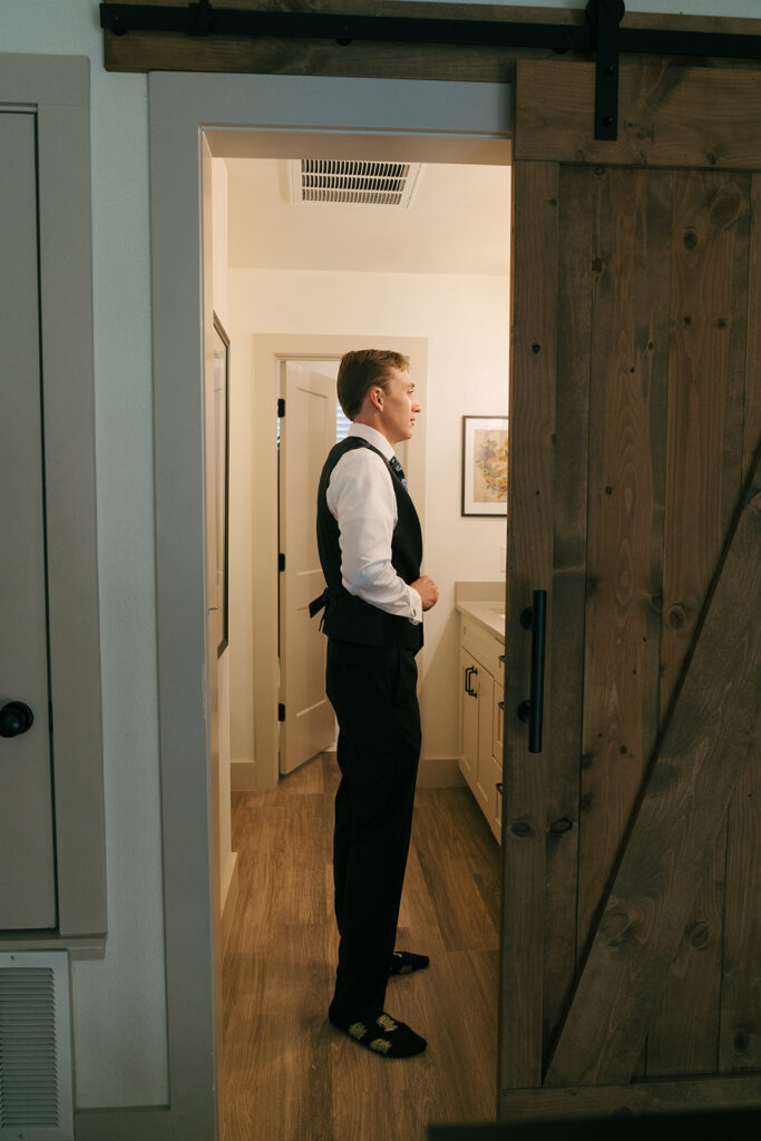 groom before the first look with the bride