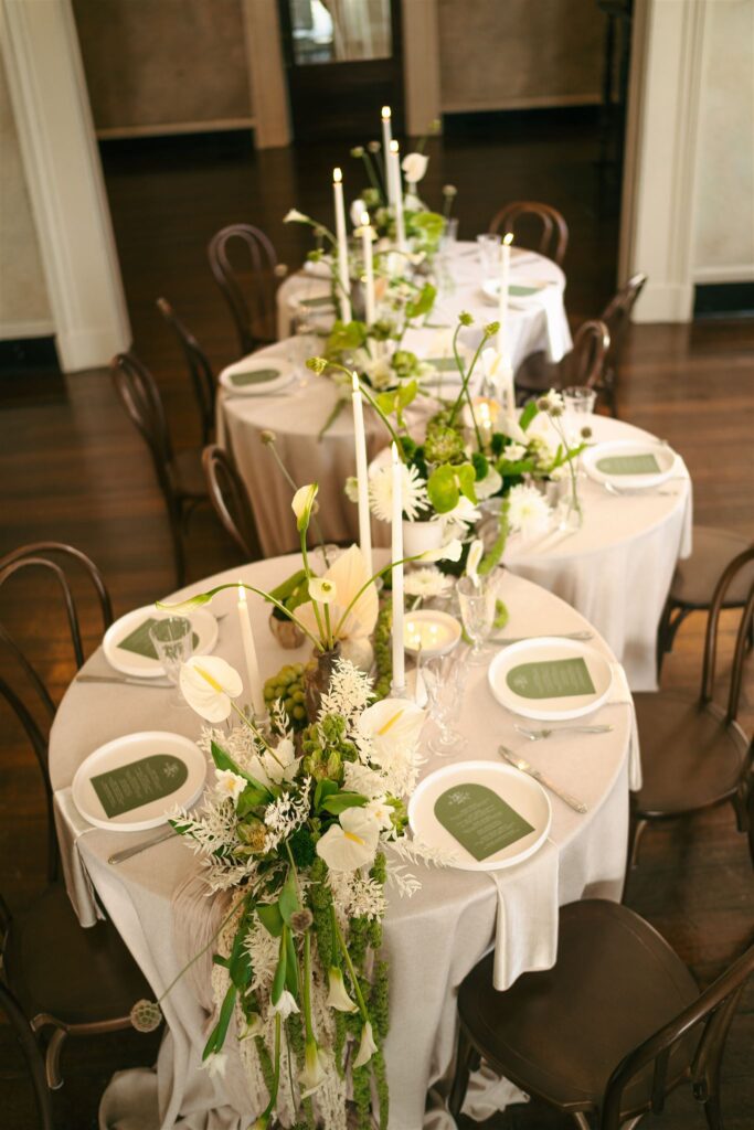 funky table design at Riverwood Mansion 