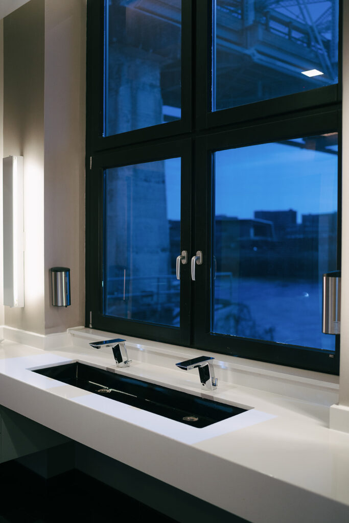 modern luxury bathroom at Nashville wedding venue